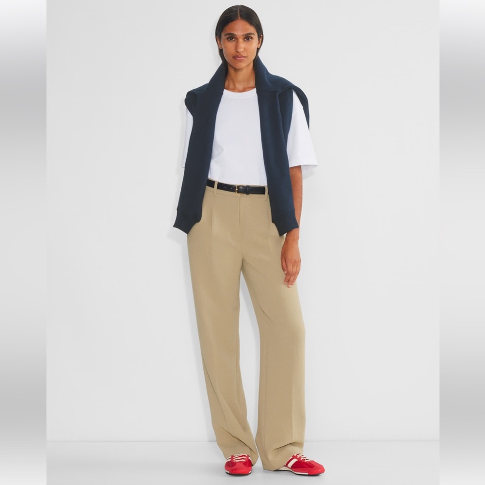 NWT Aritzia The Effortless Pant - Crepette - Tan Khaki